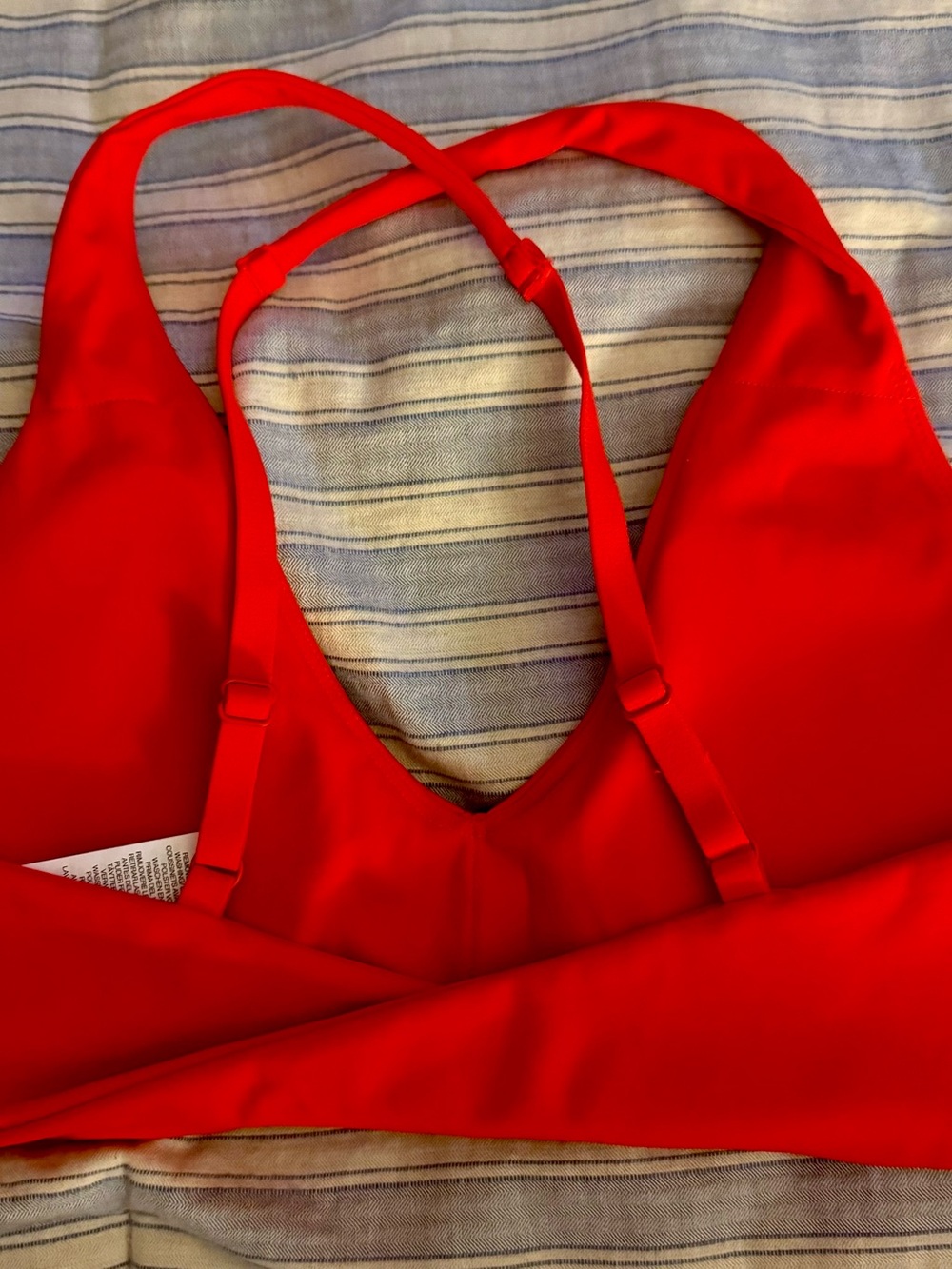 One Active UnifiedMove Sports Bra - Picture 2 of 3